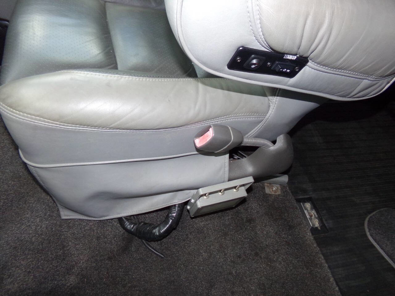 Used 2010 GMC Savana 1500 w/ Preferred Equipment Group image 62