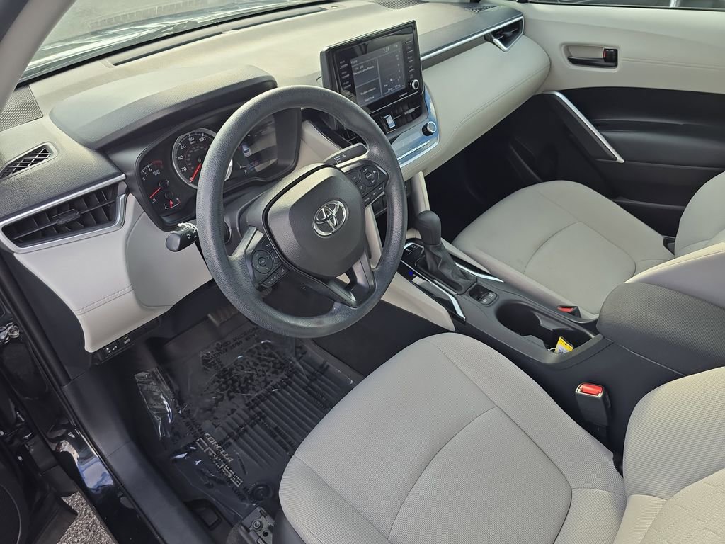 Used 2022 Toyota Corolla Cross L image 15