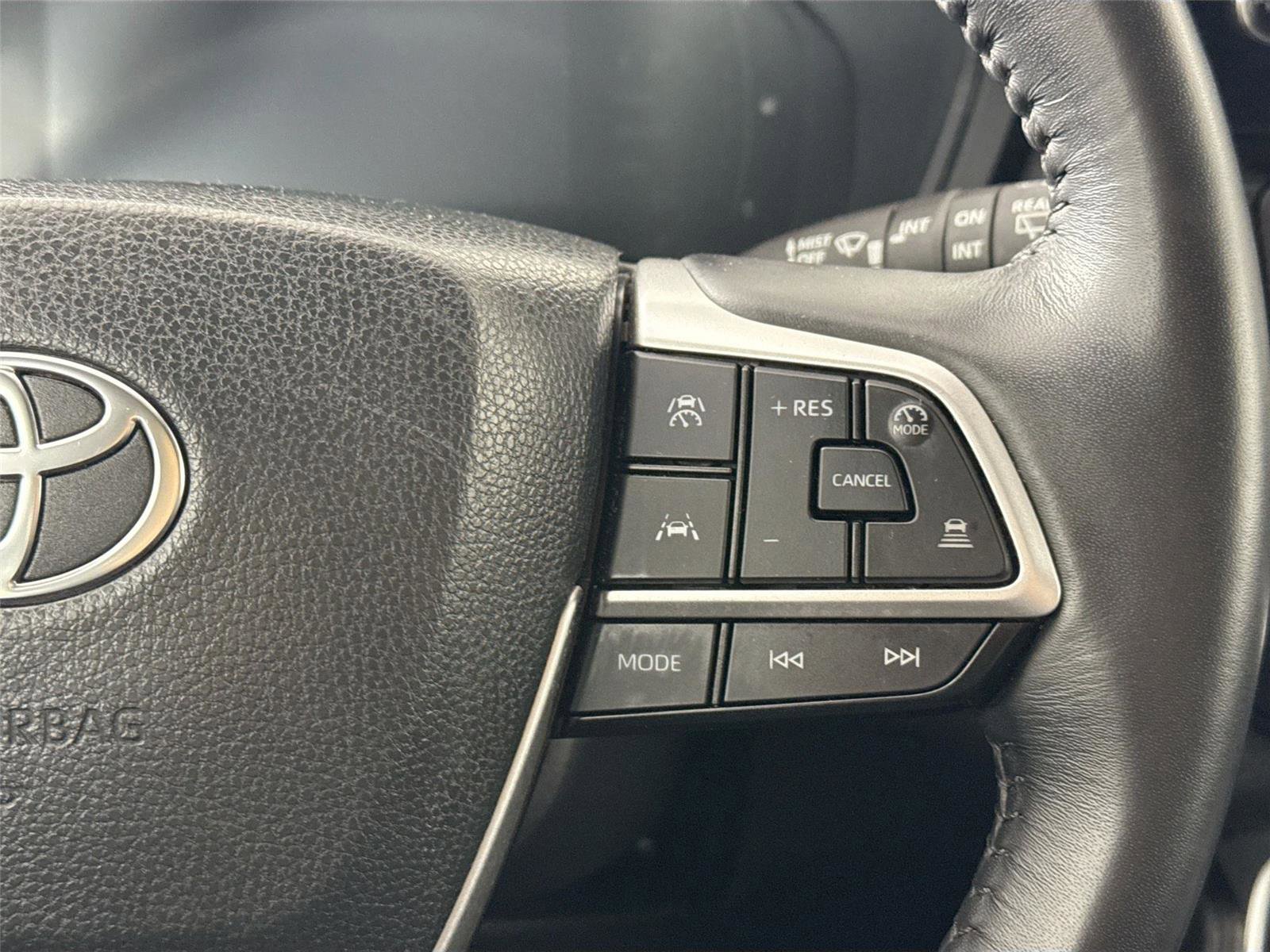 Certified 2025 Toyota Grand Highlander FWD image 18