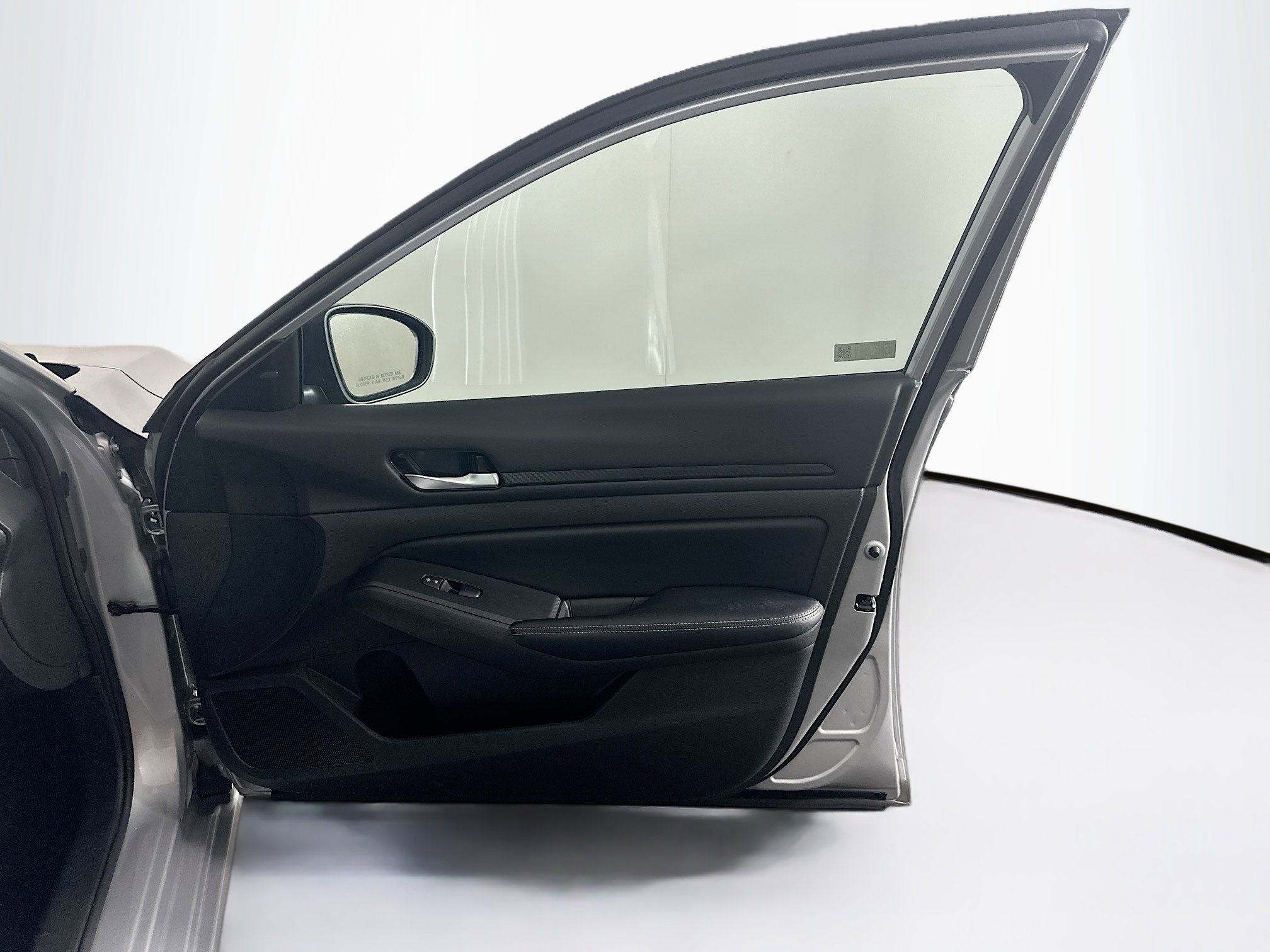 Used 2024 Nissan Altima 2.5 SV image 30