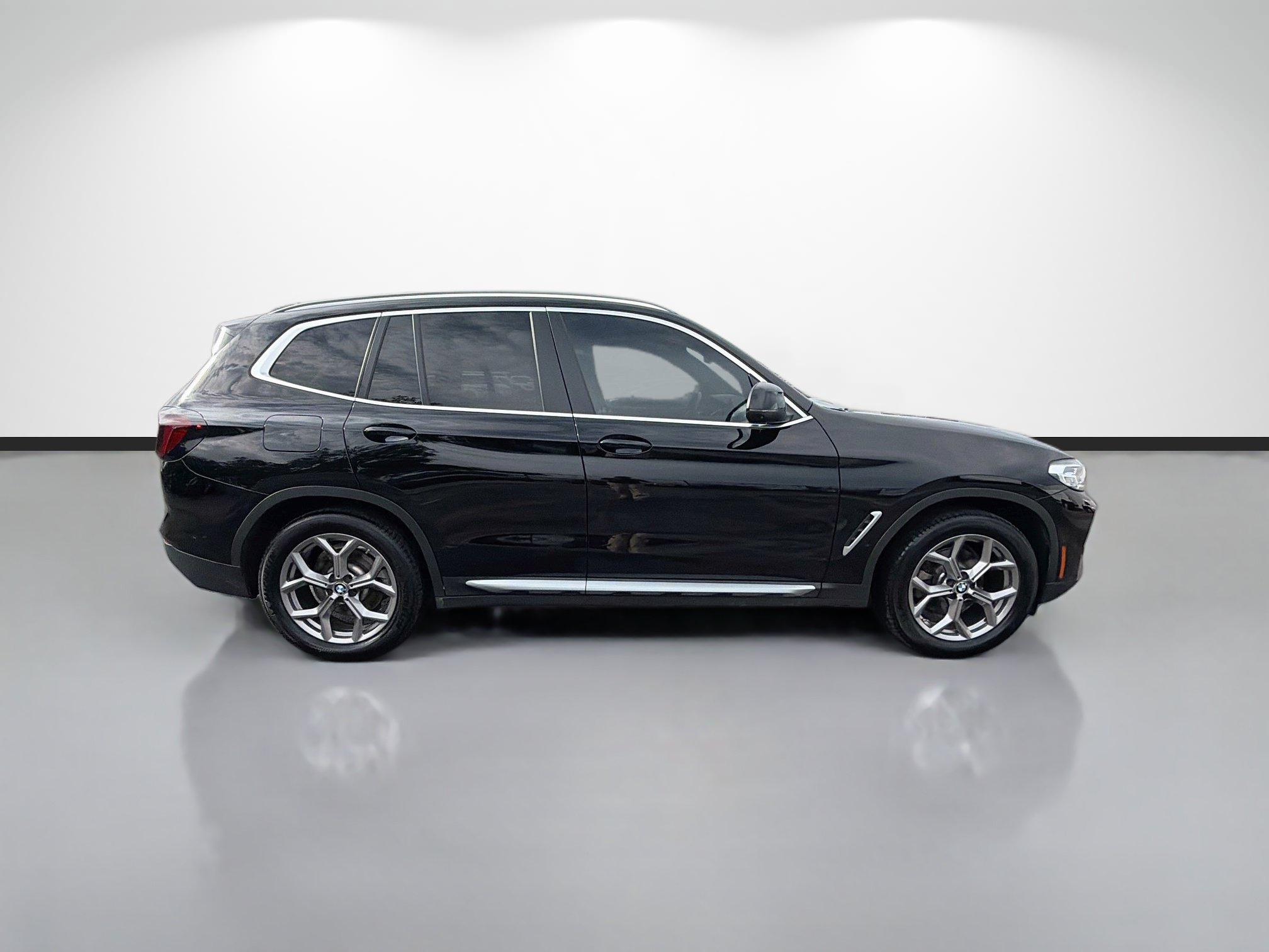 Used 2023 BMW X3 xDrive30i w/ Premium Package w/ZPA AWD/4WD image 6