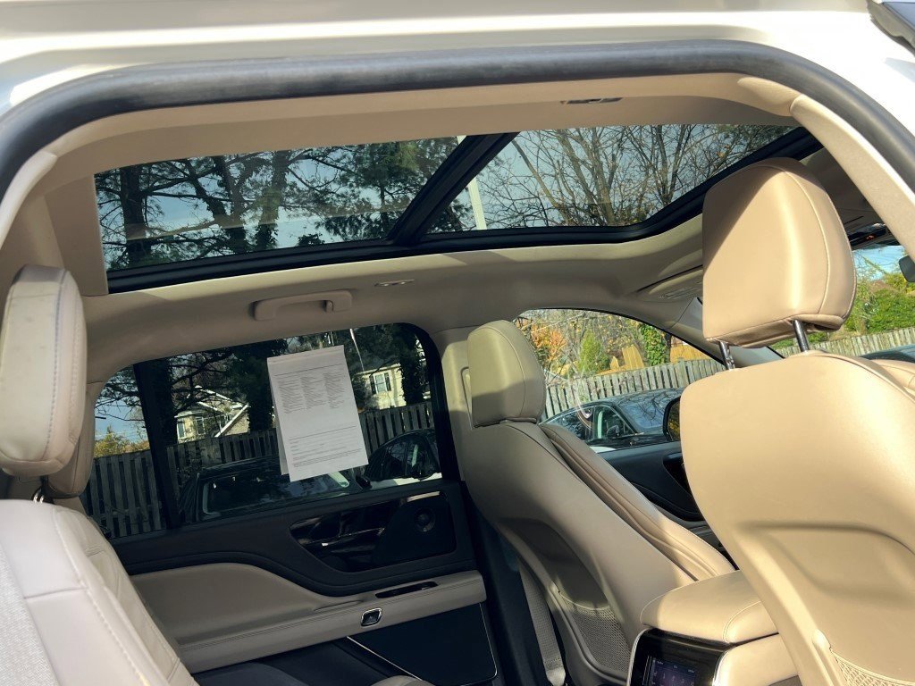 Certified 2022 Lincoln Aviator Reserve w/ Equipment Group 201A image 13