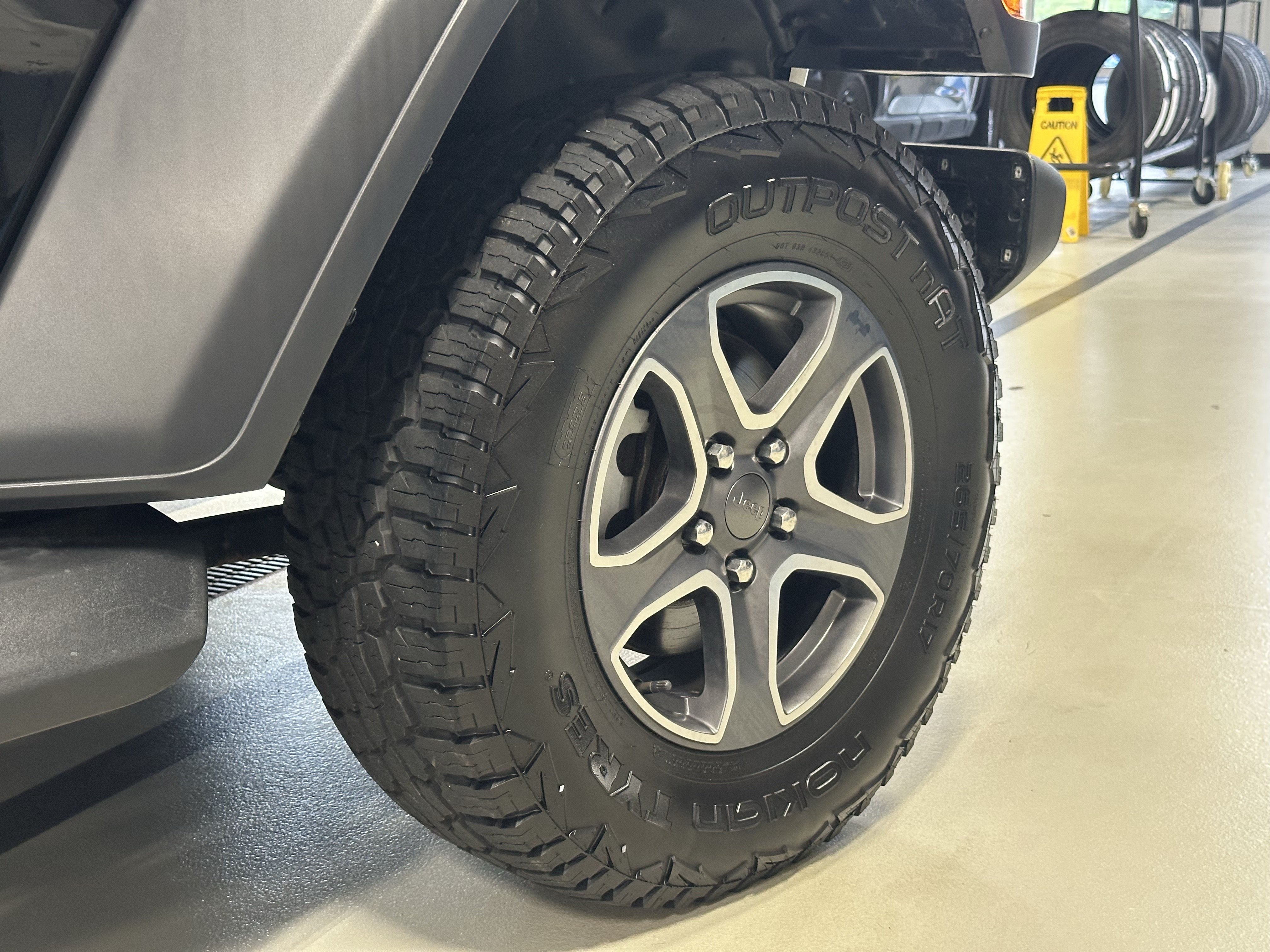 Used 2018 Jeep Wrangler Unlimited Sport S AWD/4WD image 23