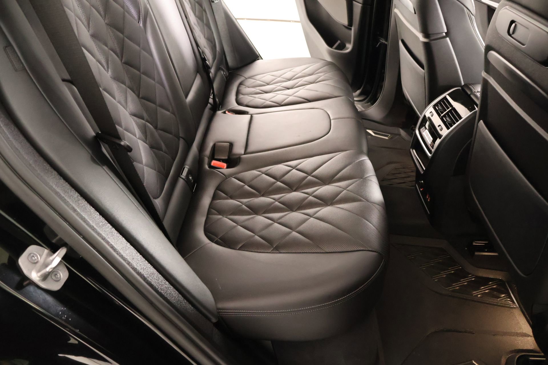 Used 2024 BMW X5 xDrive40i w/ Executive Package image 15