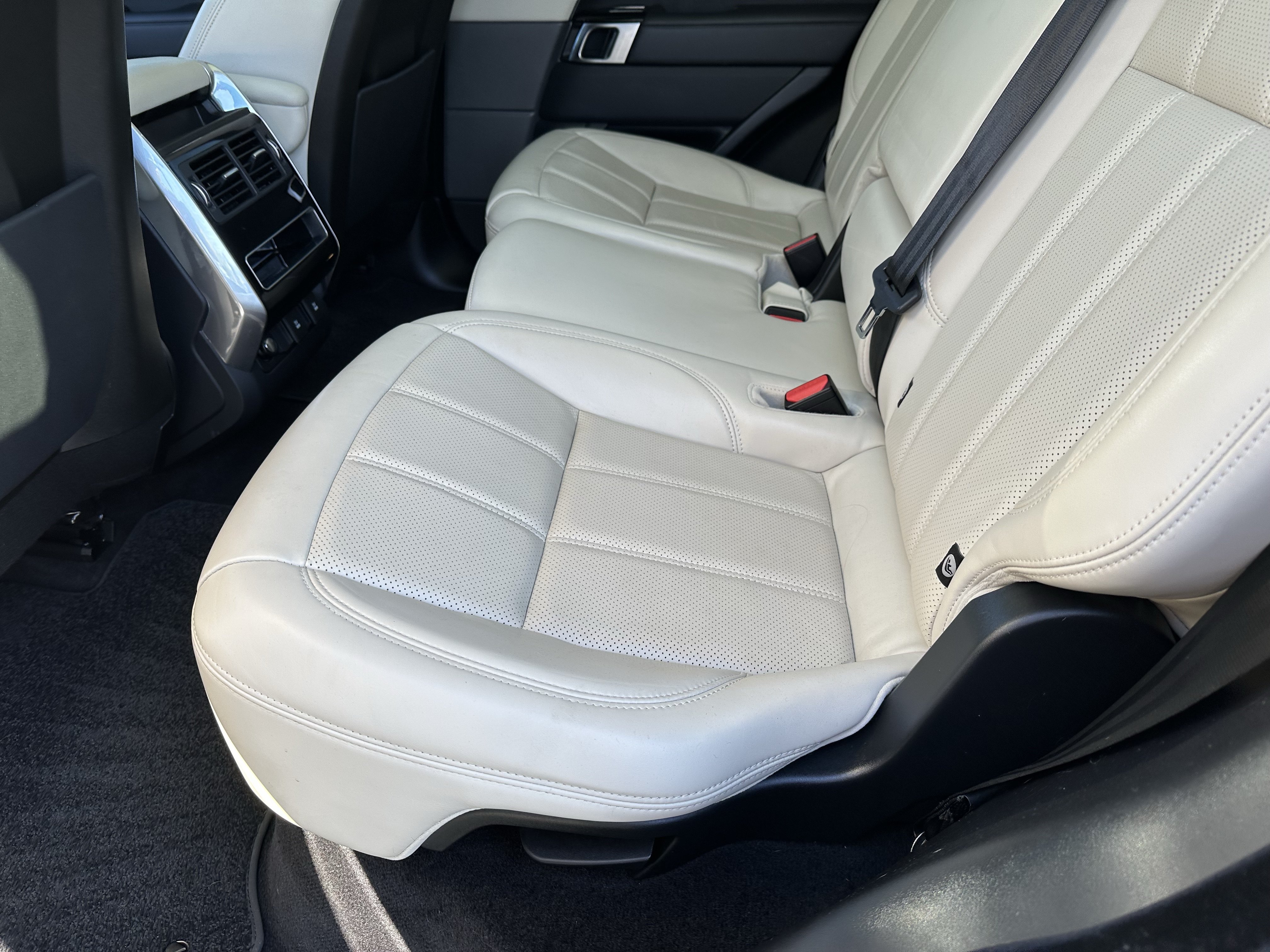Used 2020 Land Rover Range Rover Sport HSE AWD/4WD image 33