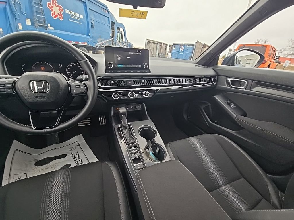 Used 2025 Honda Civic Sport image 27