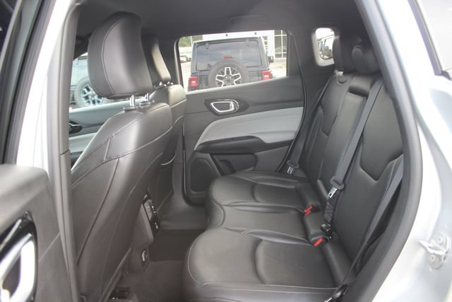 Used 2025 Jeep Compass Limited w/ Elite Group AWD/4WD image 24