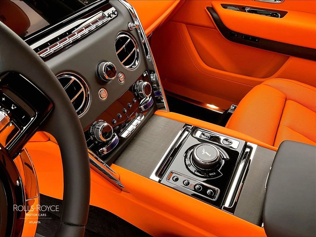 New 2026 Rolls-Royce Cullinan AWD/4WD image 8