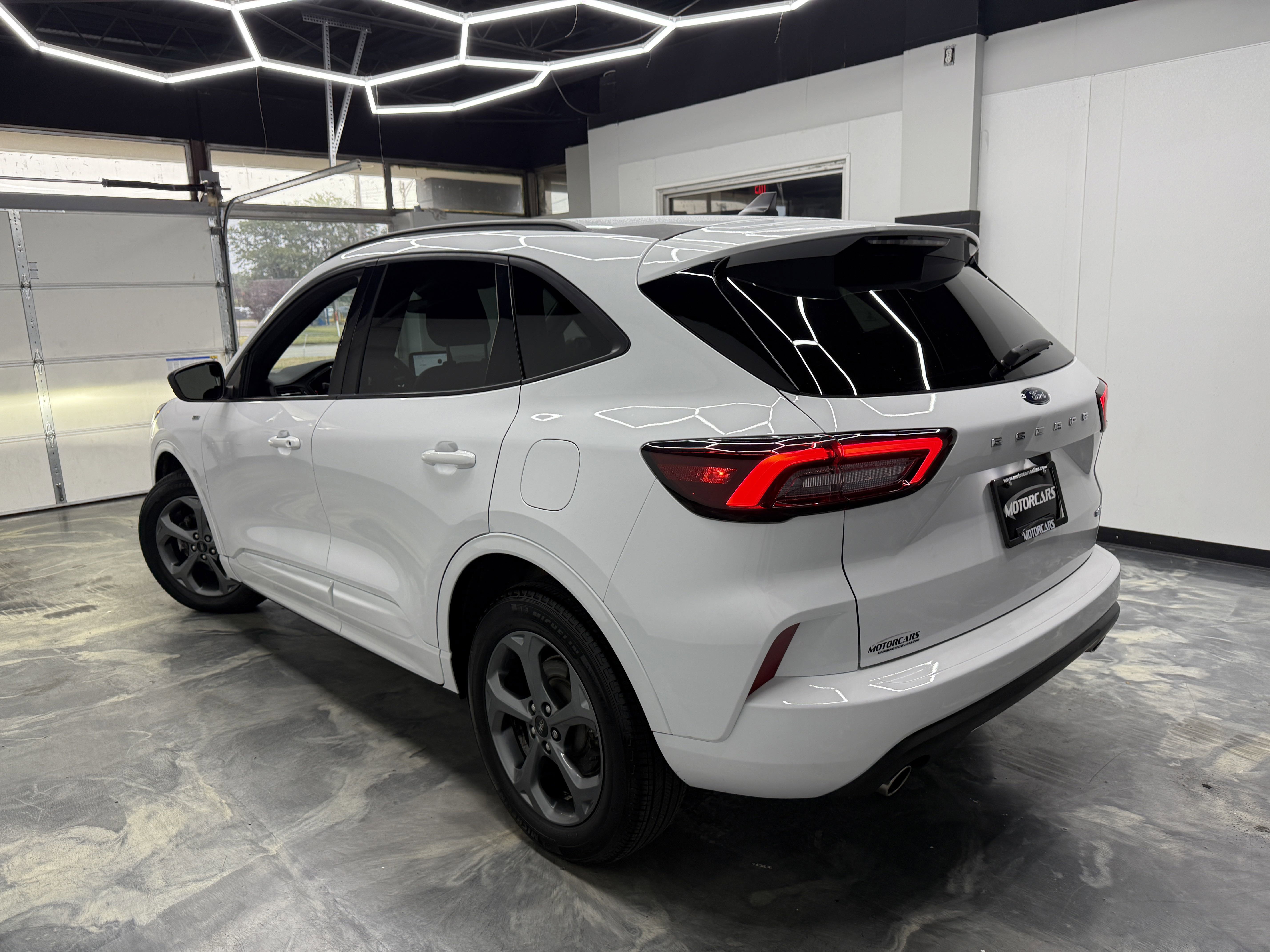 Used 2023 Ford Escape ST-Line image 3