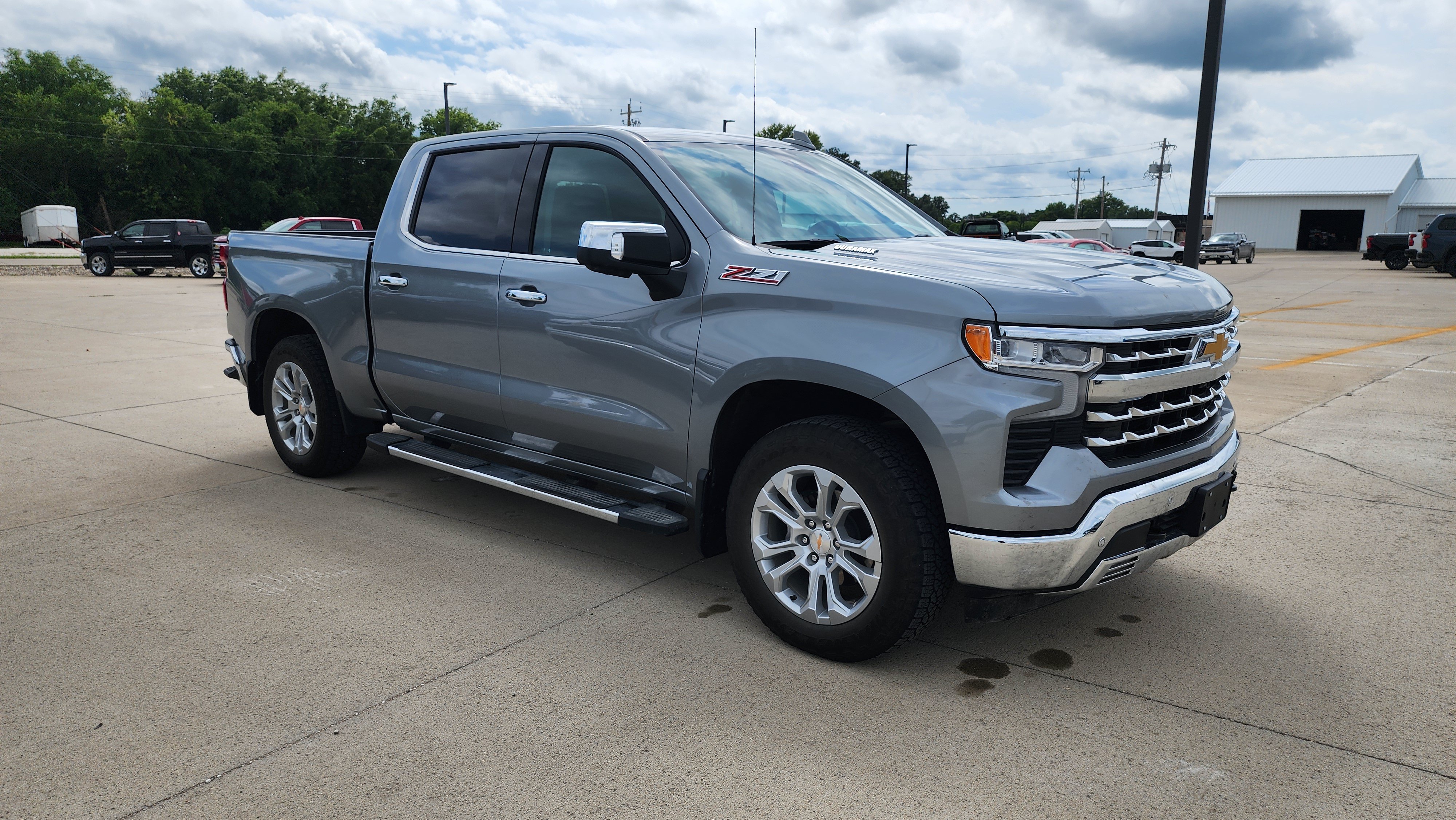 Certified 2025 Chevrolet Silverado 1500 LTZ w/ Technology Package AWD/4WD image 2