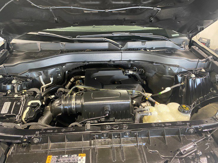 Used 2020 Ford Explorer XLT w/ Equipment Group 202A AWD/4WD image 33