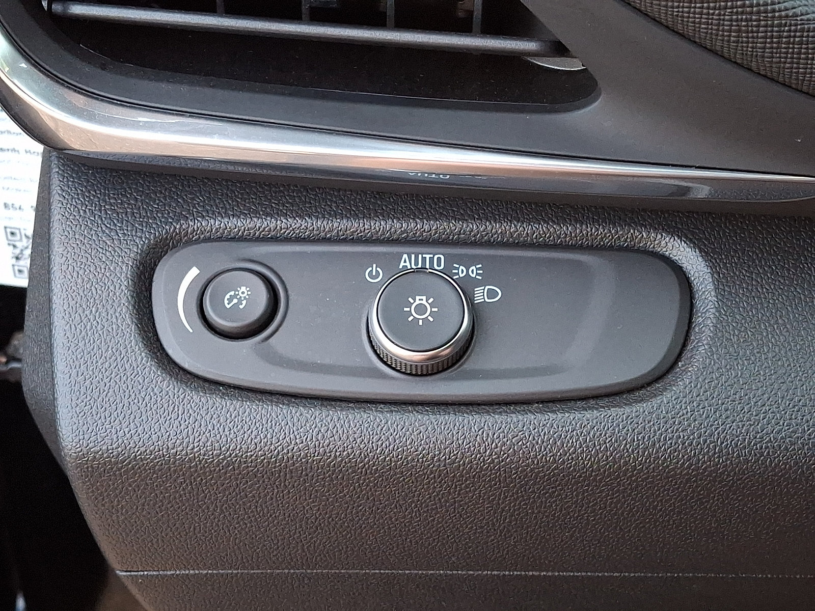 Certified 2024 Buick Envista Preferred FWD image 25