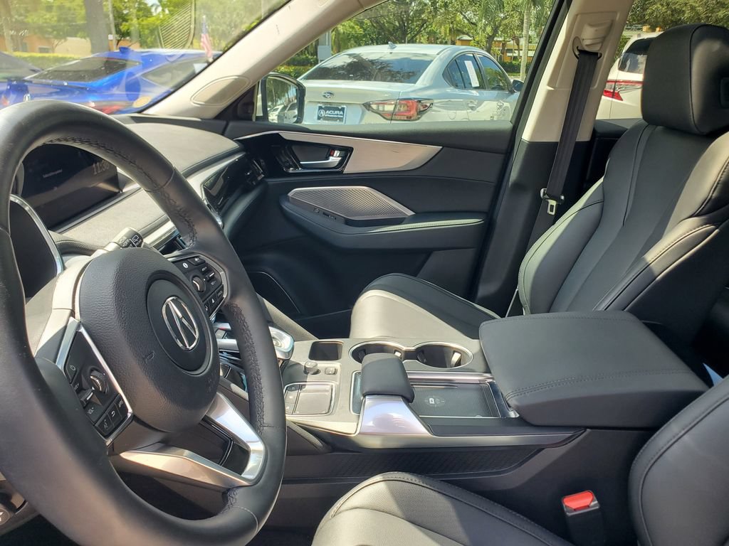 Used 2024 Acura MDX FWD image 17