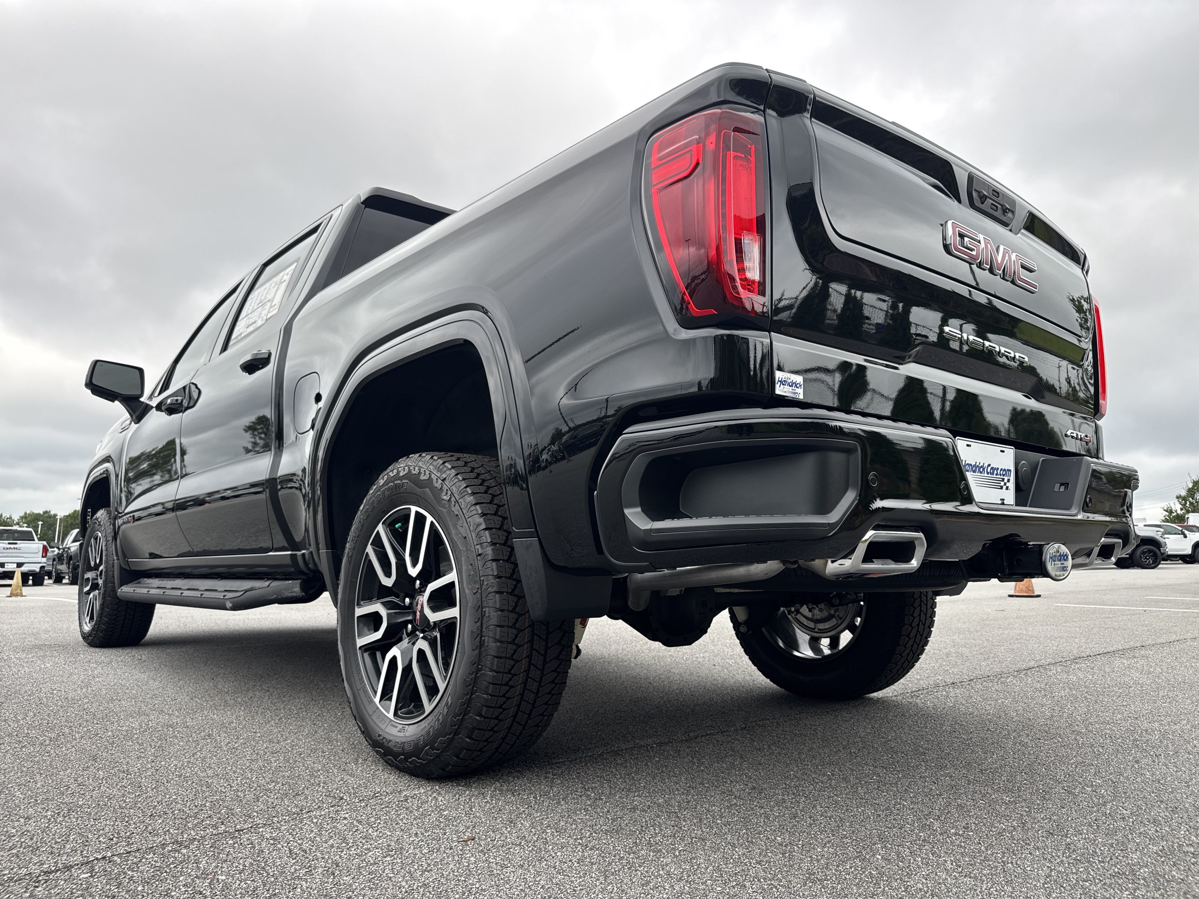 New 2026 GMC Sierra 1500 AT4 w/ AT4 Premium Package AWD/4WD image 8