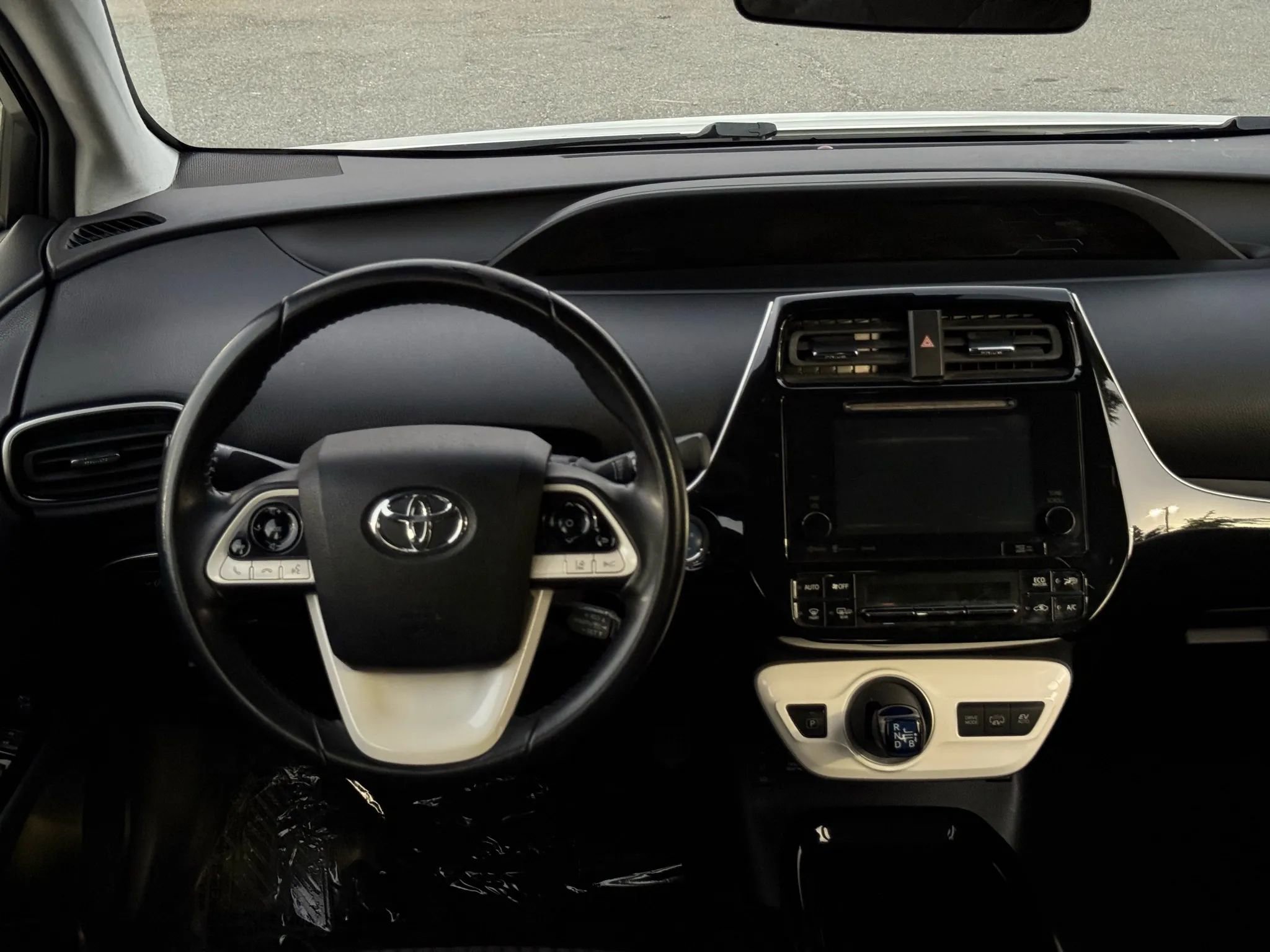 Used 2018 Toyota Prius Prime Plus w/ Carpet Mat Package image 30