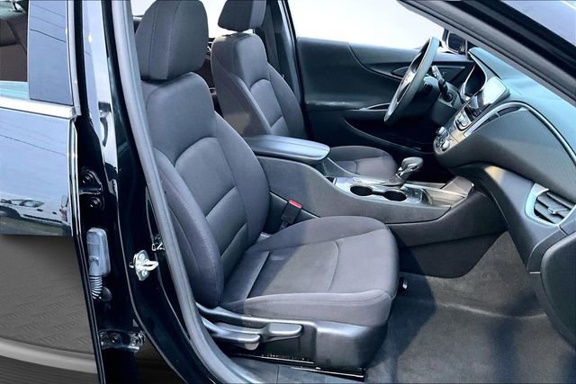 Used 2023 Chevrolet Malibu LT image 28