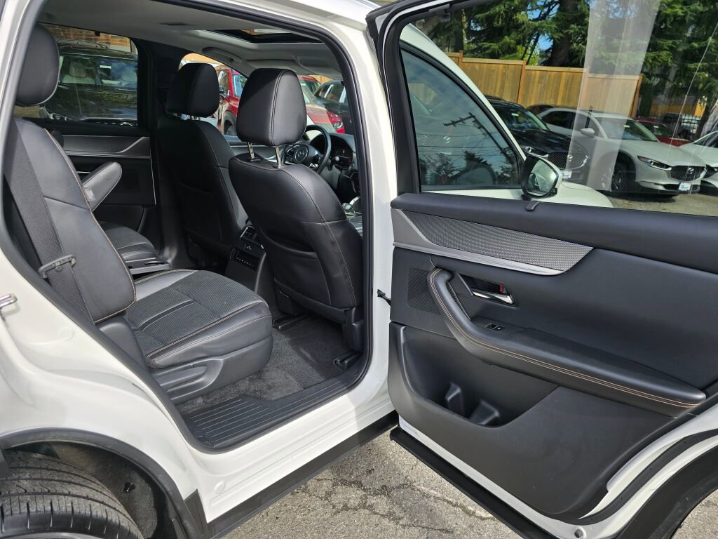 Certified 2024 MAZDA CX-90 Plug-In Hybrid w/ Preferred image 26