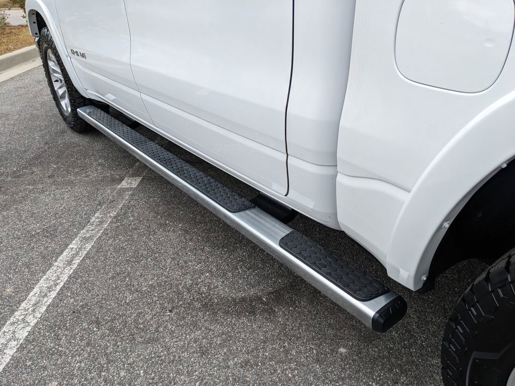 Used 2022 RAM 1500 Laramie AWD/4WD image 7