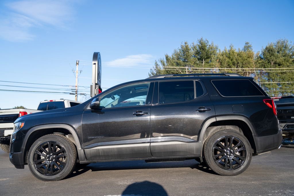 Used 2023 GMC Acadia SLT w/ Elevation Edition image 3