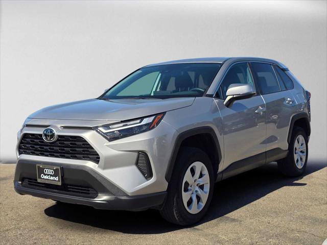Used 2024 Toyota RAV4 LE AWD/4WD image 7