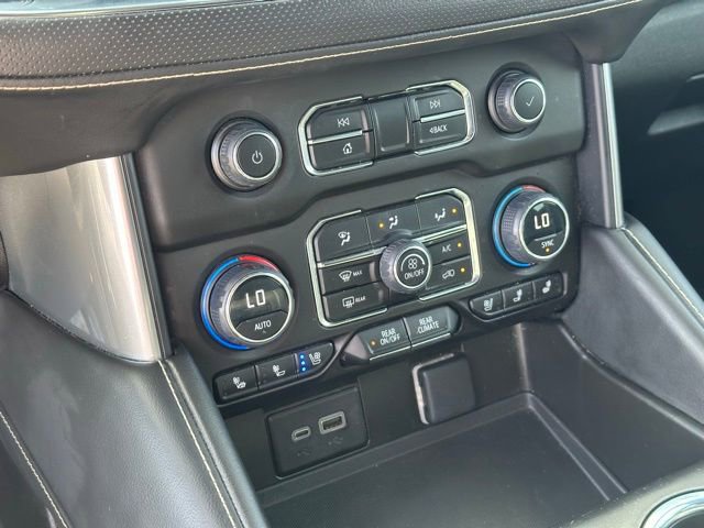 Used 2023 Chevrolet Suburban Premier image 10
