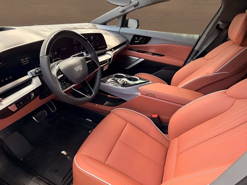 New 2027 Cadillac Optiq Premium Sport w/ LPO, Floor Liner Package AWD/4WD image 9