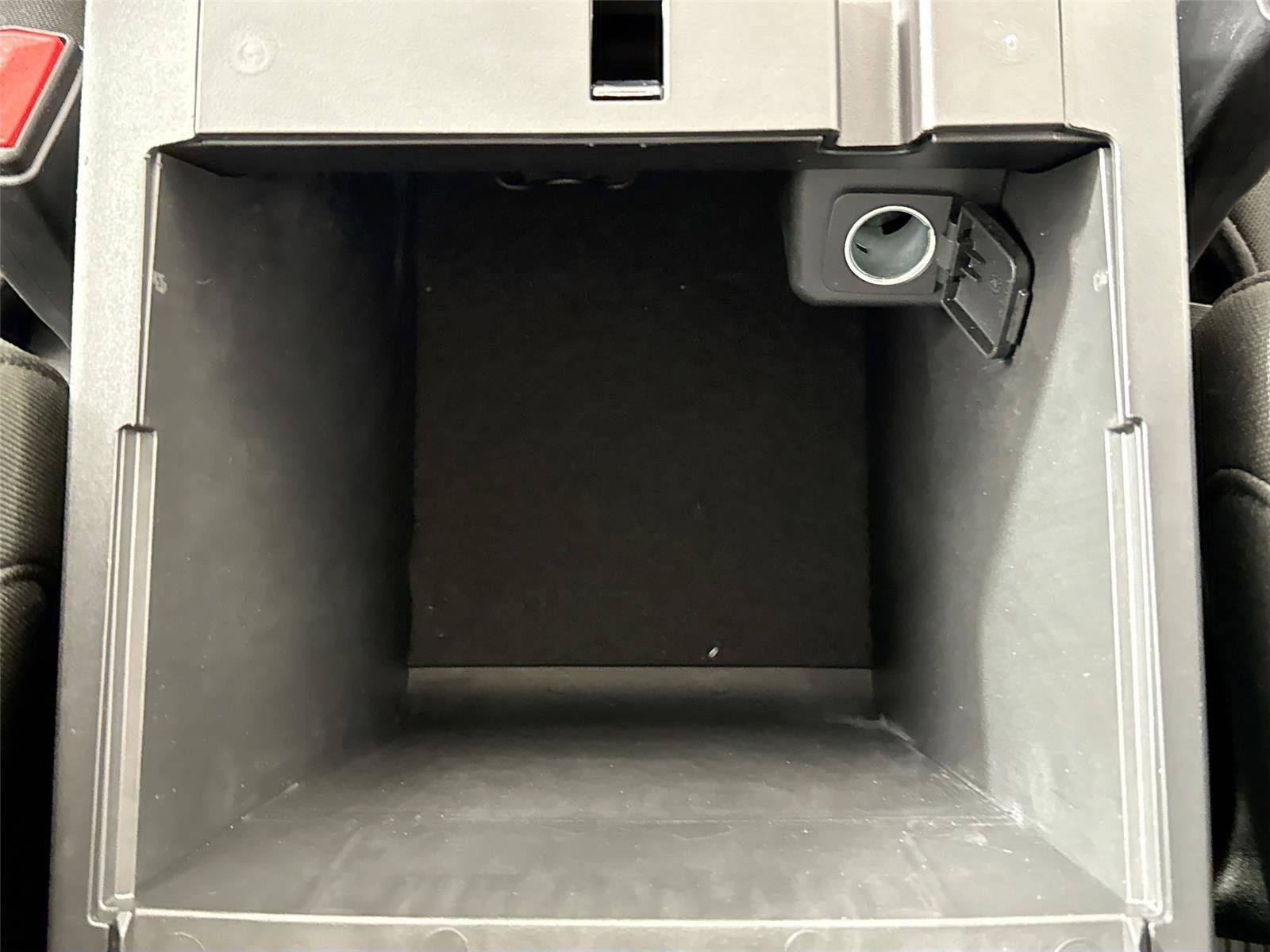 Used 2024 Ford Explorer XLT w/ Class IV Trailer Tow Package image 45