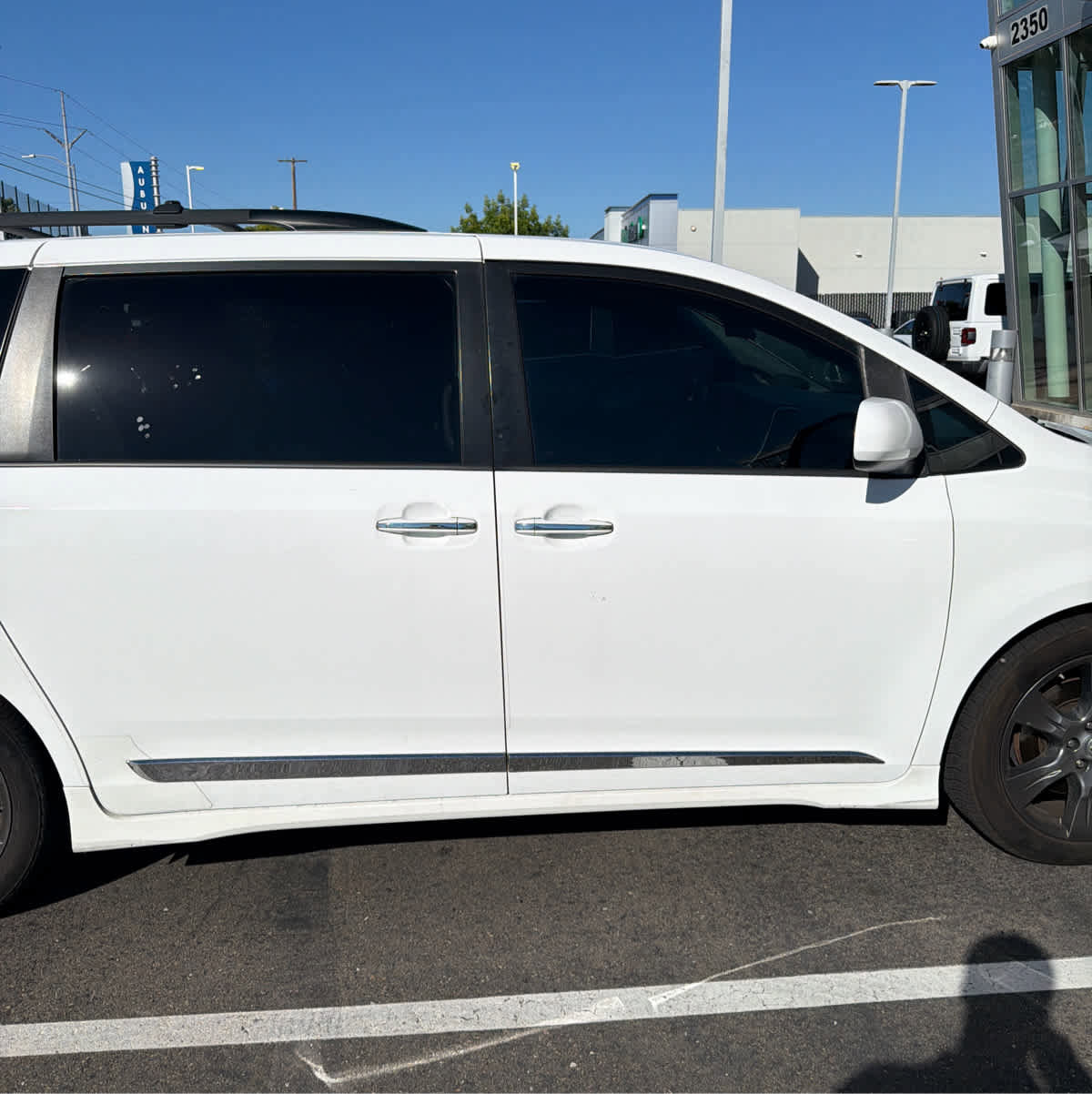 Used 2017 Toyota Sienna SE FWD image 16