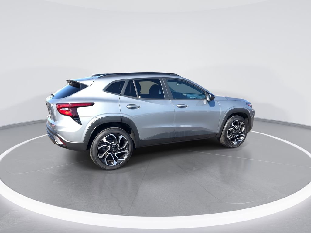 Used 2025 Chevrolet Trax RS w/ Sunroof Package image 8