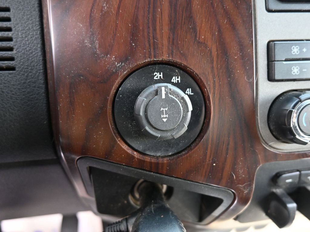 Used 2012 Ford F250 Lariat w/ Lariat Interior Pkg image 24