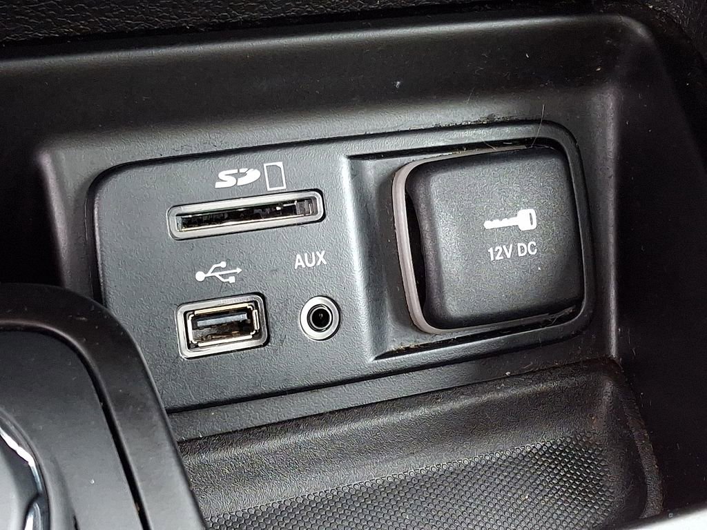 Used 2017 Jeep Cherokee Limited w/ Luxury Group image 23