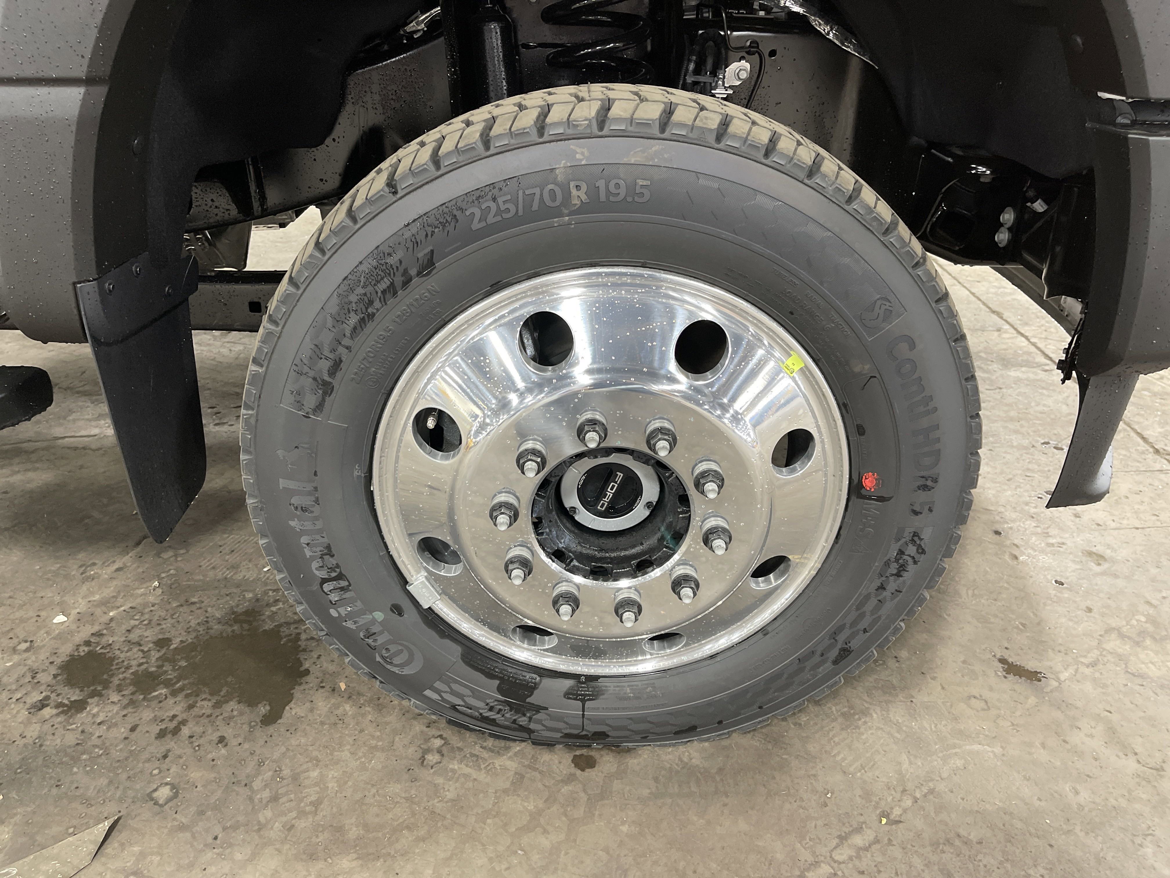 New 2025 Ford F550 4x4 Regular Cab Super Duty w/ XLT Value Package image 6