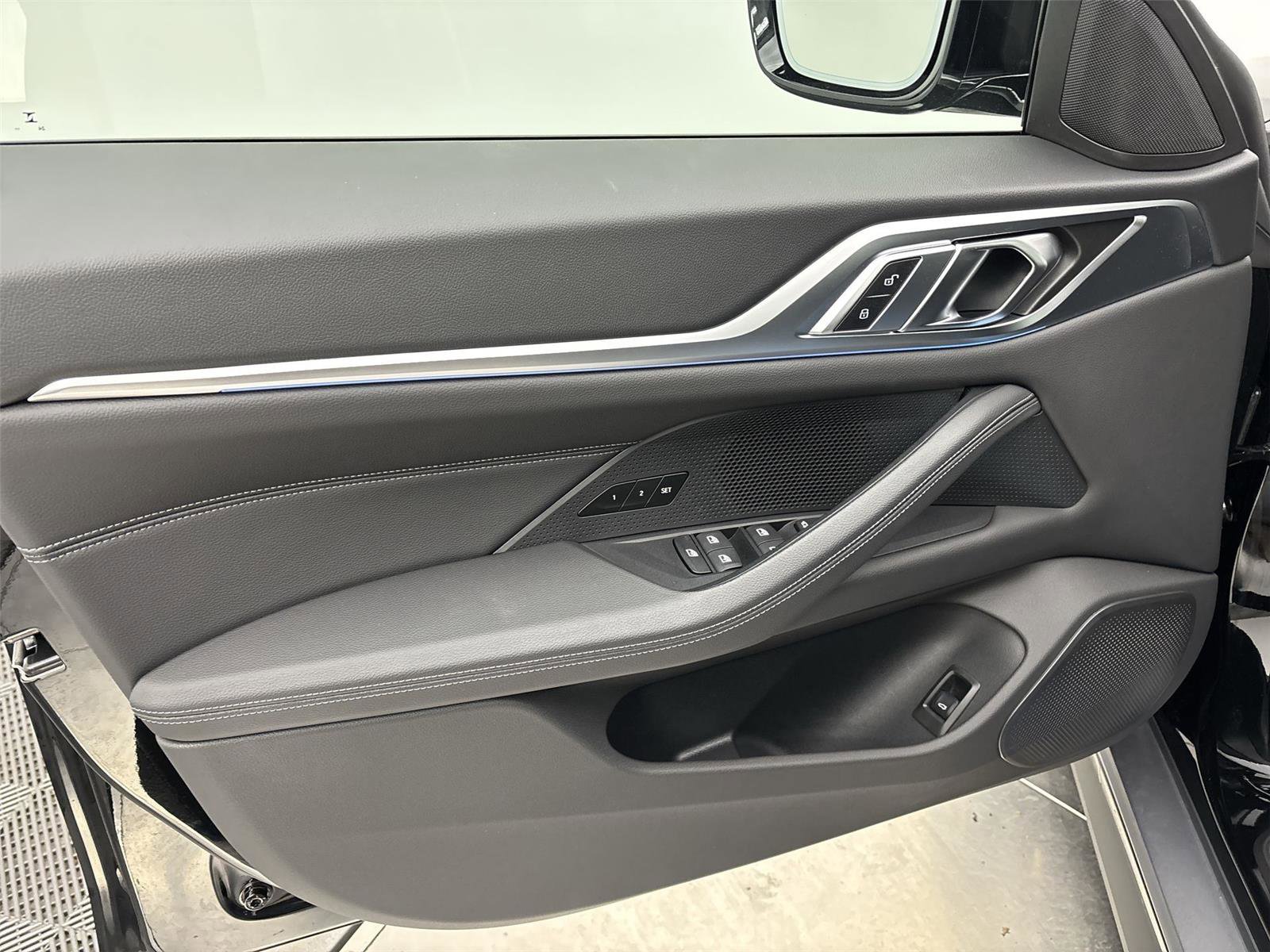 Used 2025 BMW i4 xDrive40i w/ Parking Assistance Package image 26