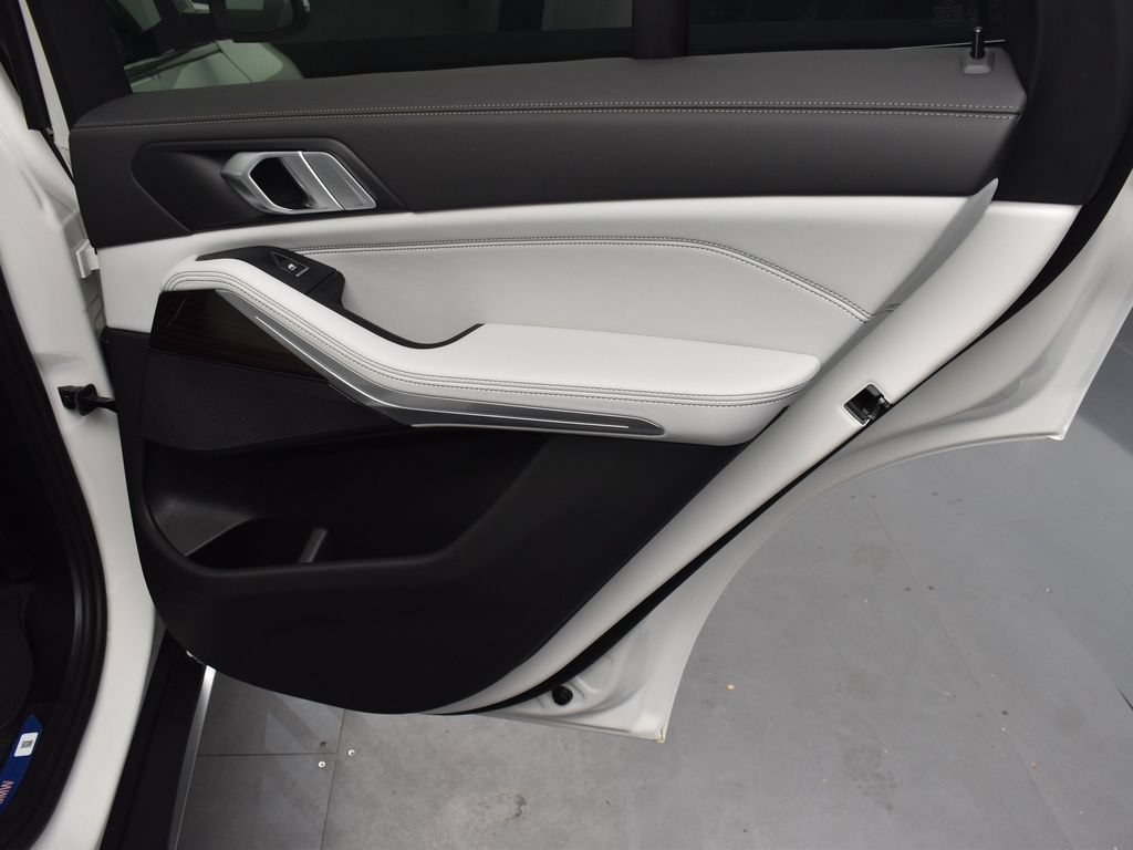 Used 2026 BMW X5 sDrive40i w/ Parking Assistance Package RWD image 21