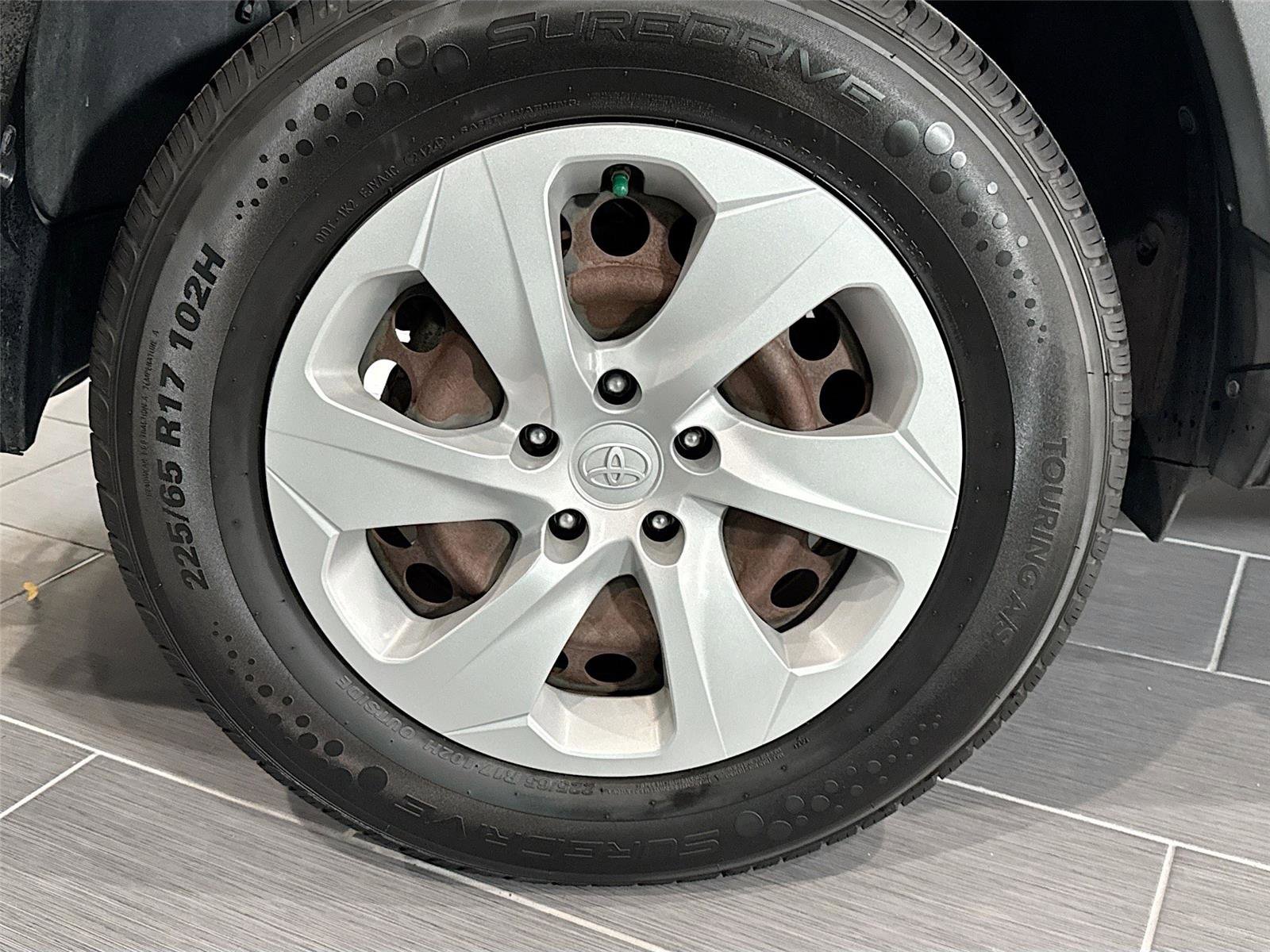 Used 2019 Toyota RAV4 LE image 33