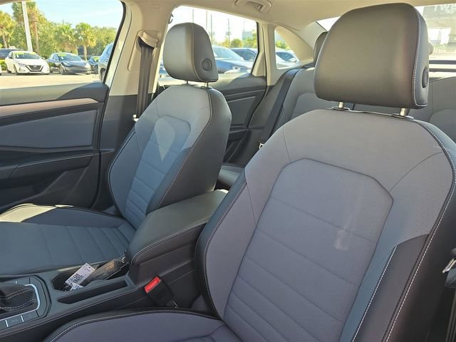 New 2025 Volkswagen Jetta SE image 16