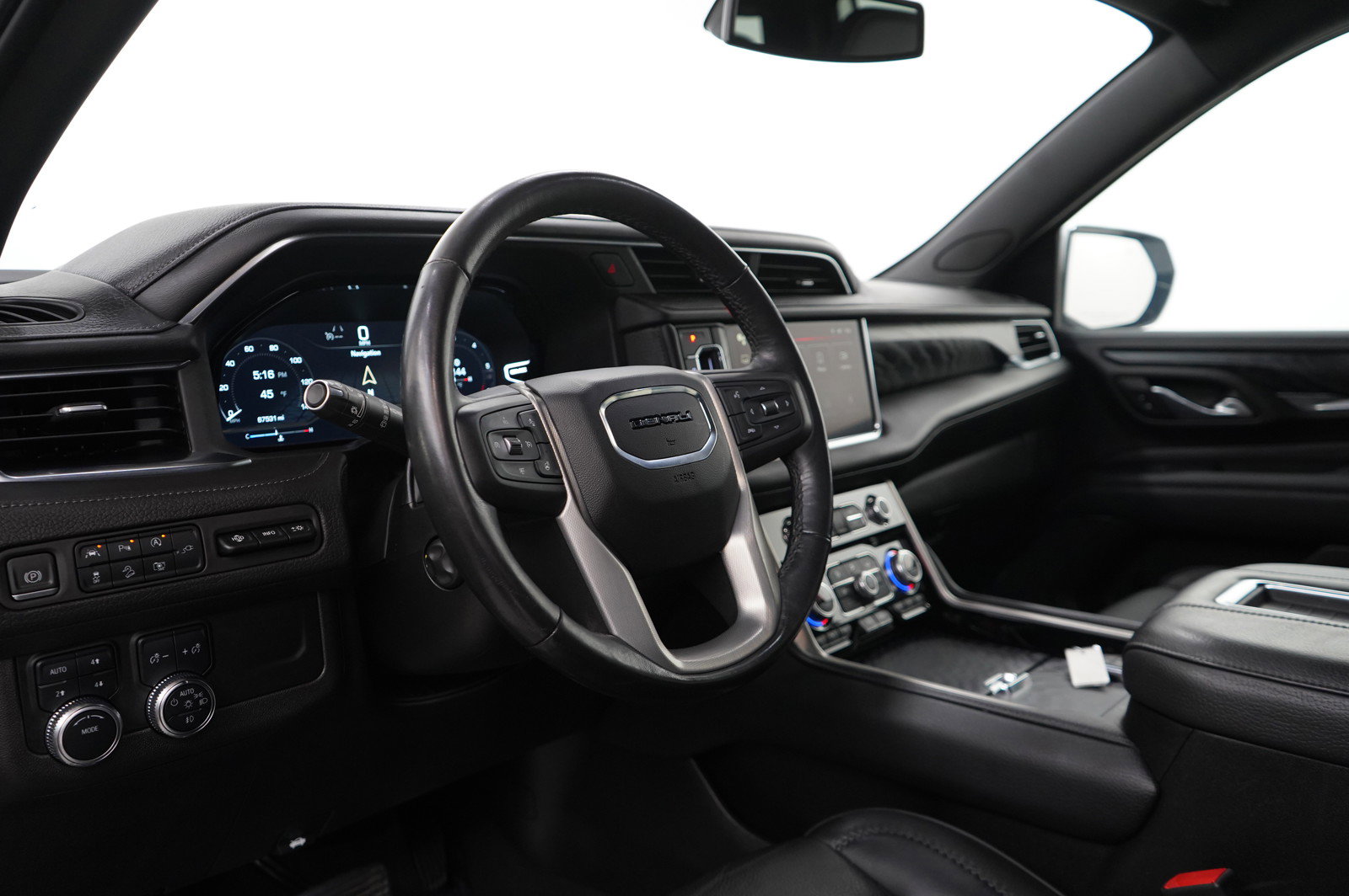 Used 2022 GMC Yukon XL Denali image 18