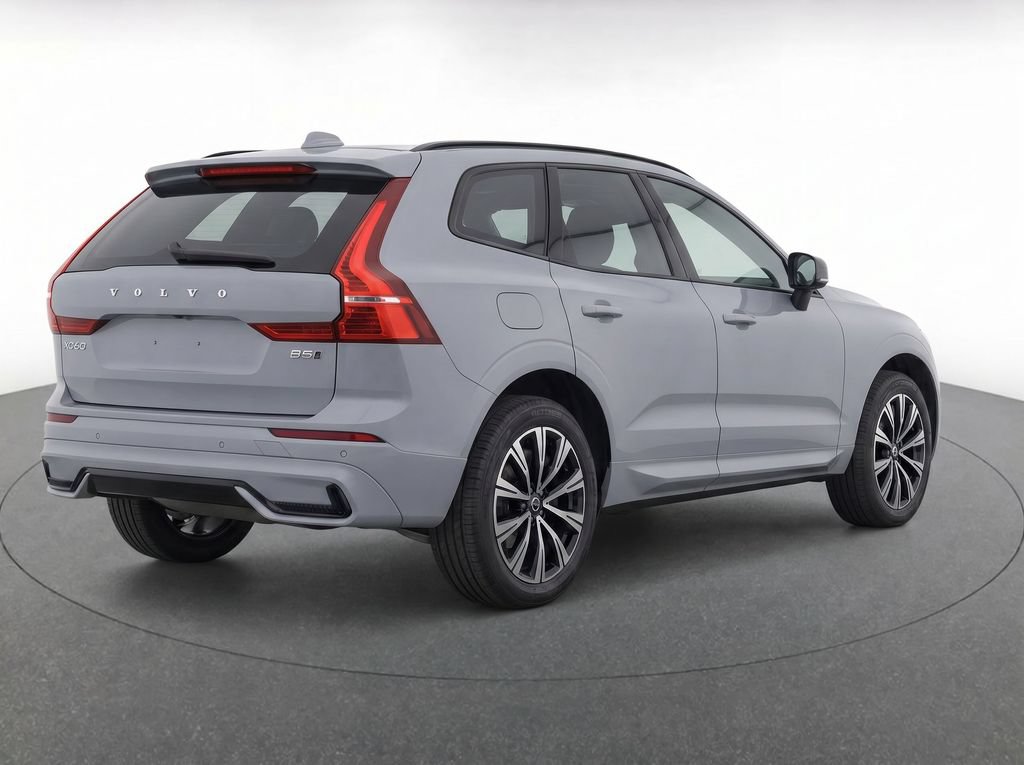 Certified 2024 Volvo XC60 B5 Plus AWD/4WD image 4