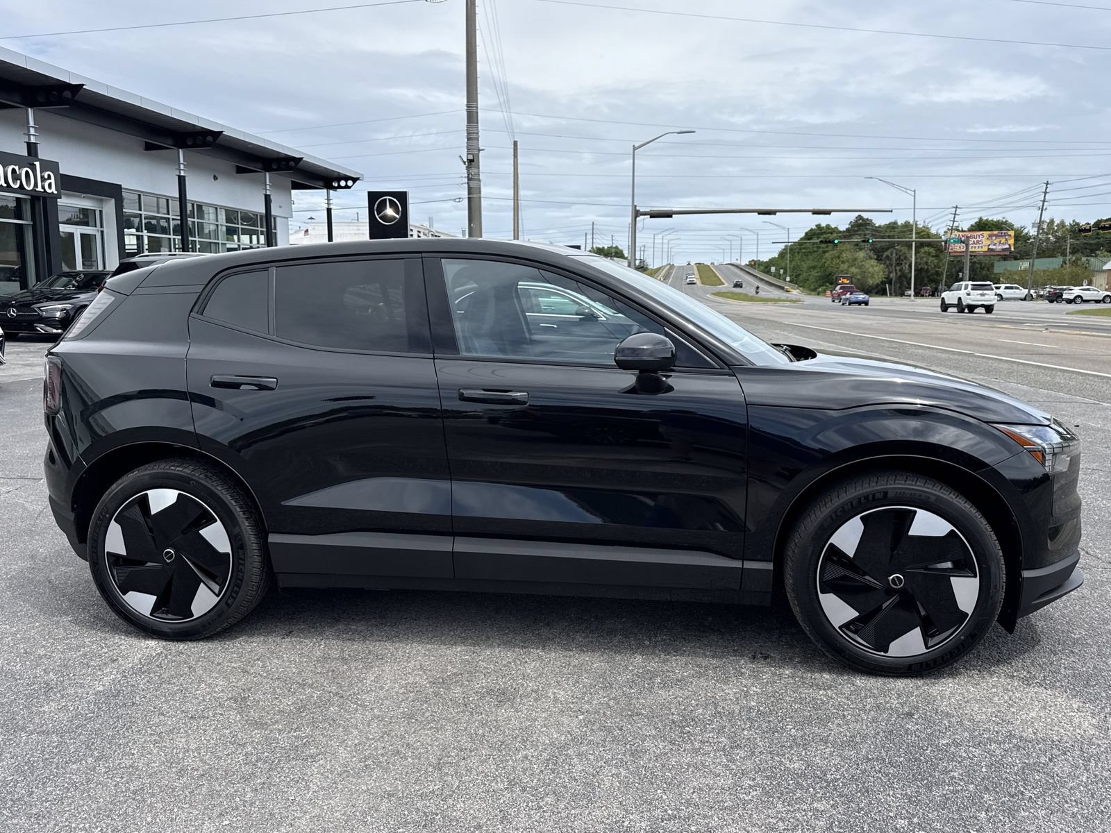 New 2026 Volvo EX30 Plus w/ Climate Package AWD/4WD image 6