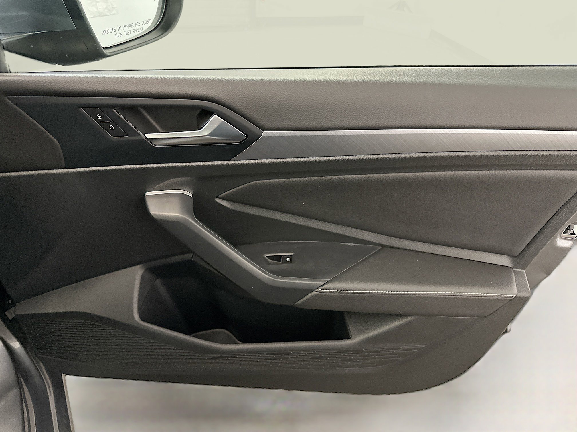 Used 2024 Volkswagen Jetta SE image 32