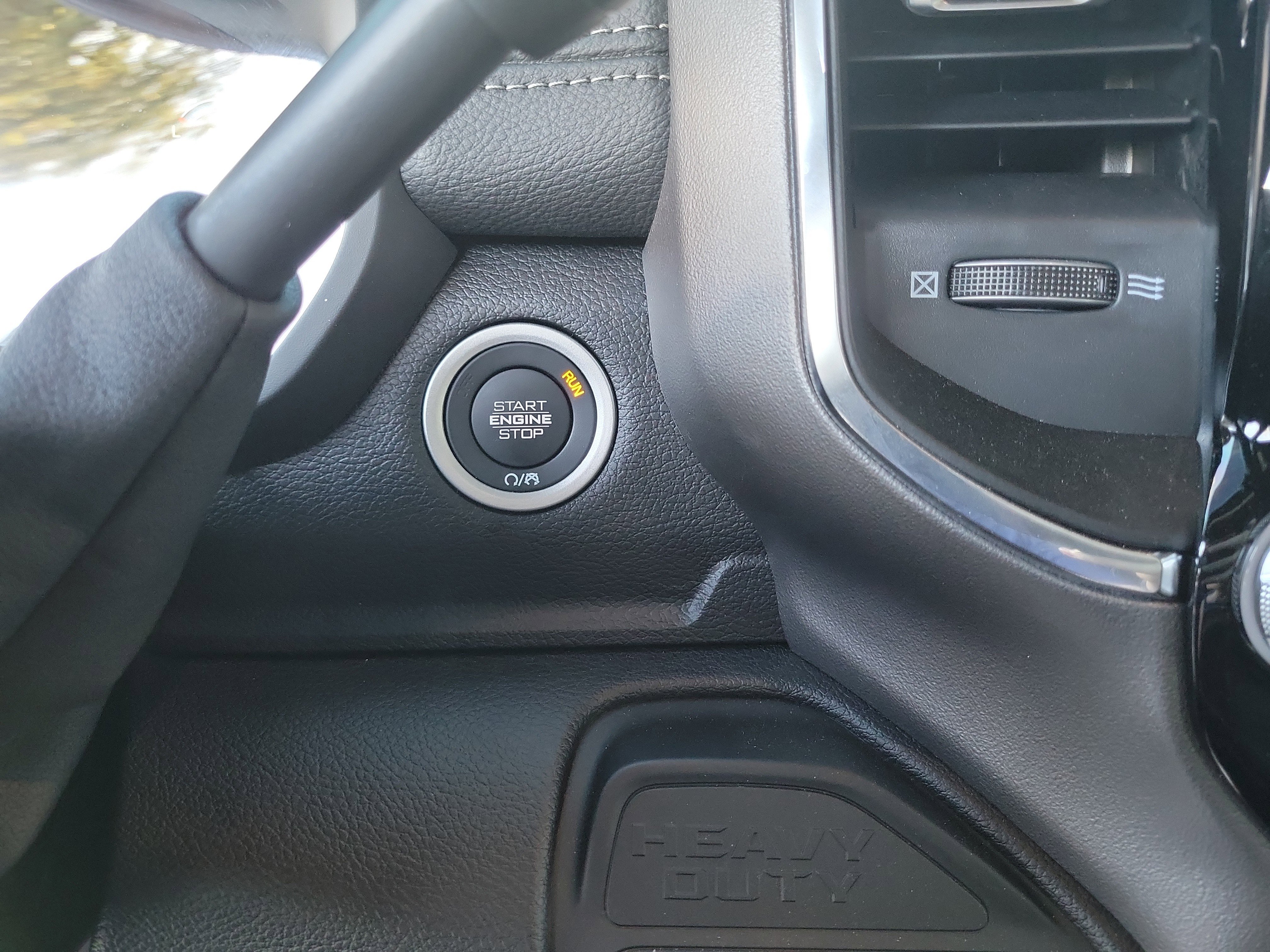 Used 2025 RAM 2500 Laramie w/ Night Edition AWD/4WD image 20