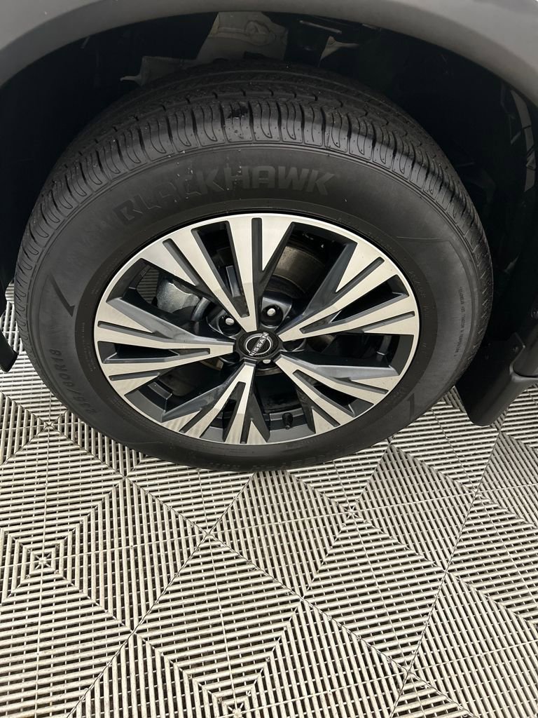 Used 2023 Nissan Rogue SV image 10