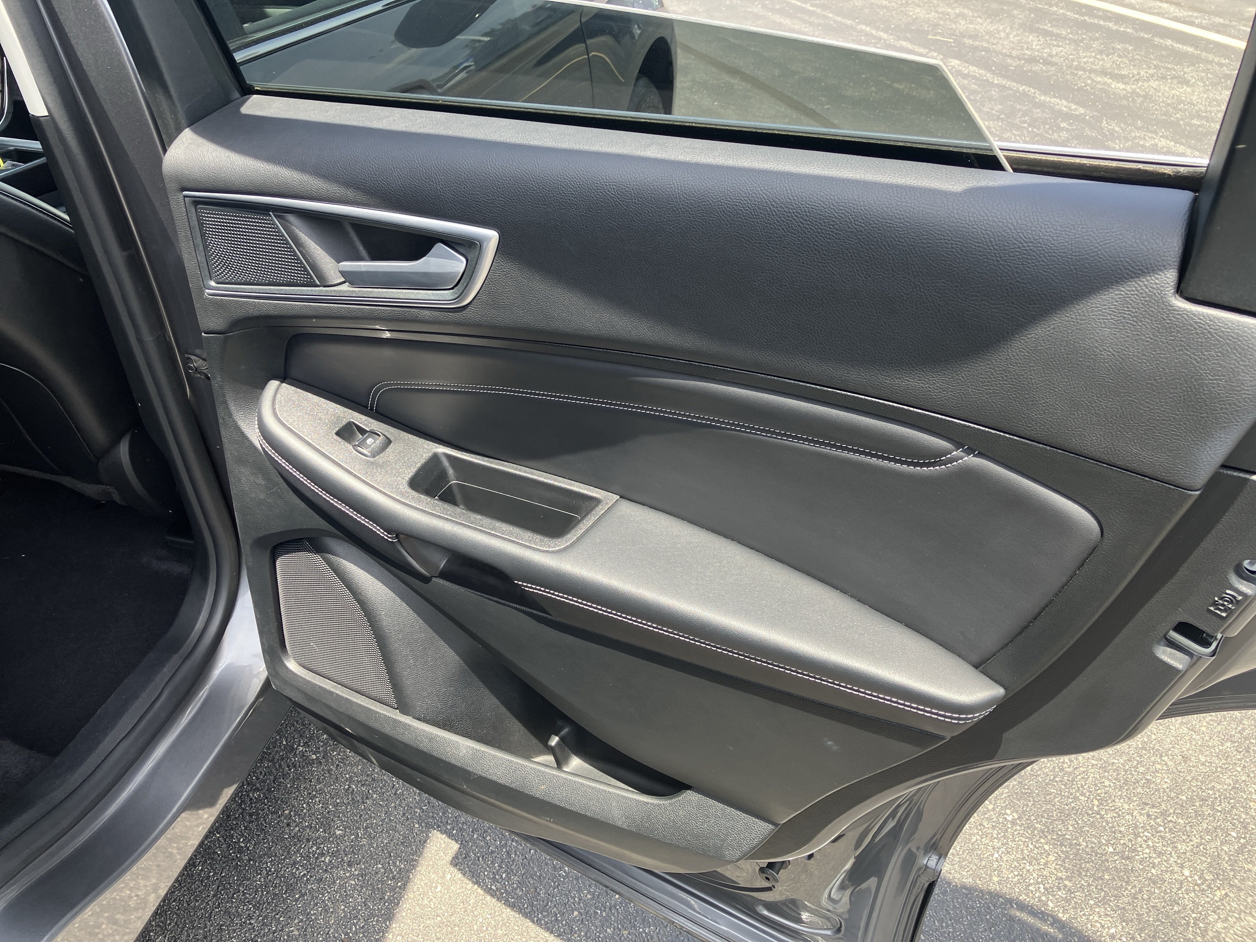 Certified 2024 Ford Edge Titanium AWD/4WD image 11