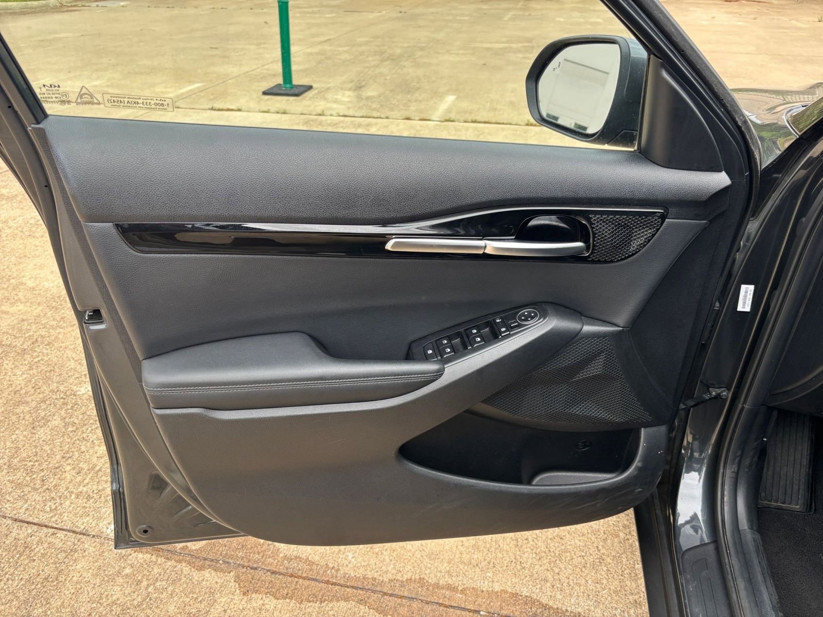 Used 2025 Kia Seltos S image 18