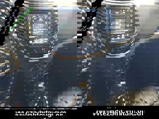 Used 2017 Jeep Cherokee Overland w/ Technology Group image 5