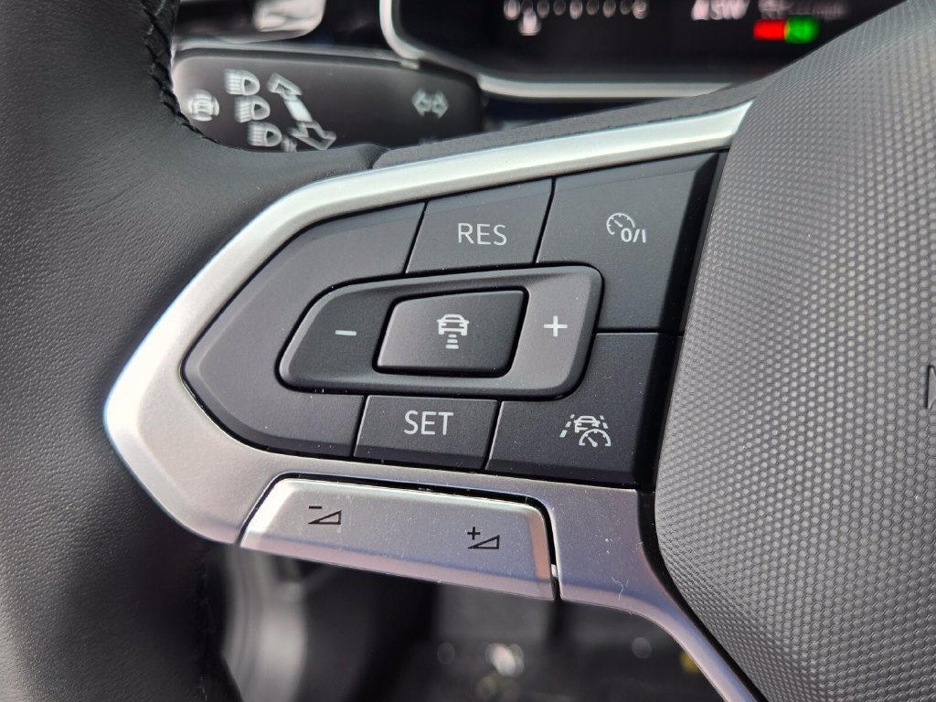 New 2027 Volkswagen Jetta SE FWD image 10