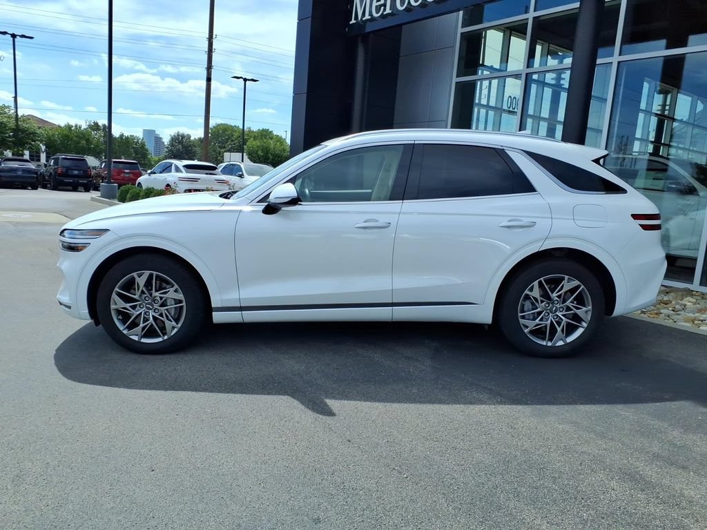 Used 2025 Genesis GV70 2.5T w/ Select Package AWD/4WD image 4