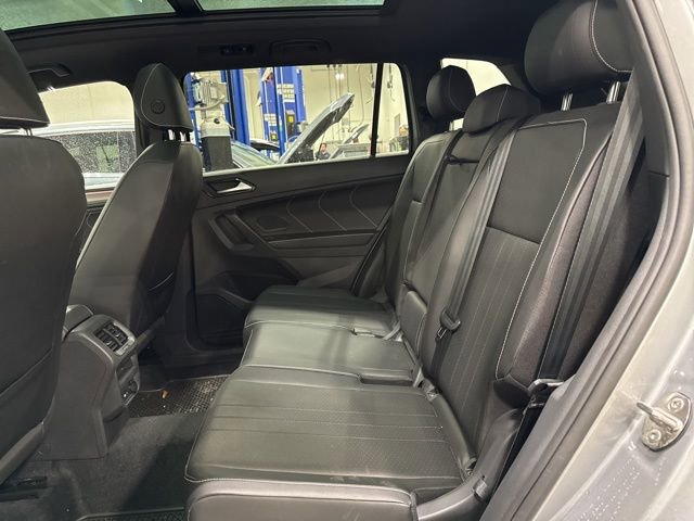 Certified 2023 Volkswagen Tiguan SE R-Line AWD/4WD image 14