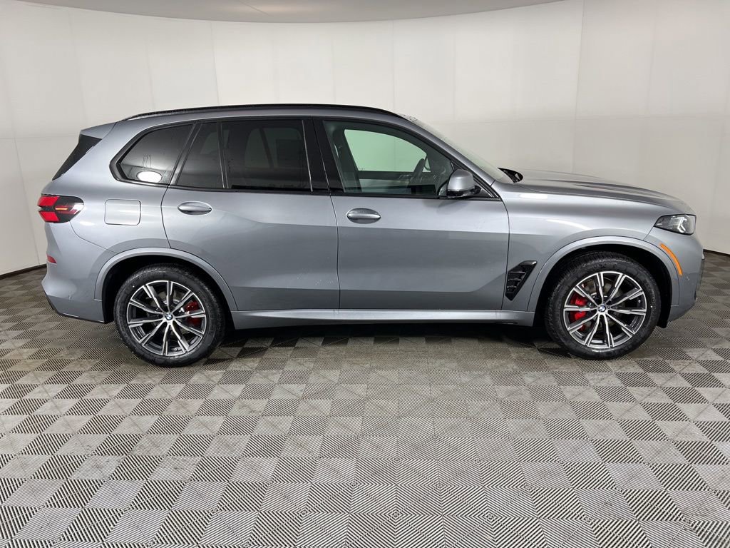 New 2026 BMW X5 xDrive40i w/ M Sport Package image 2