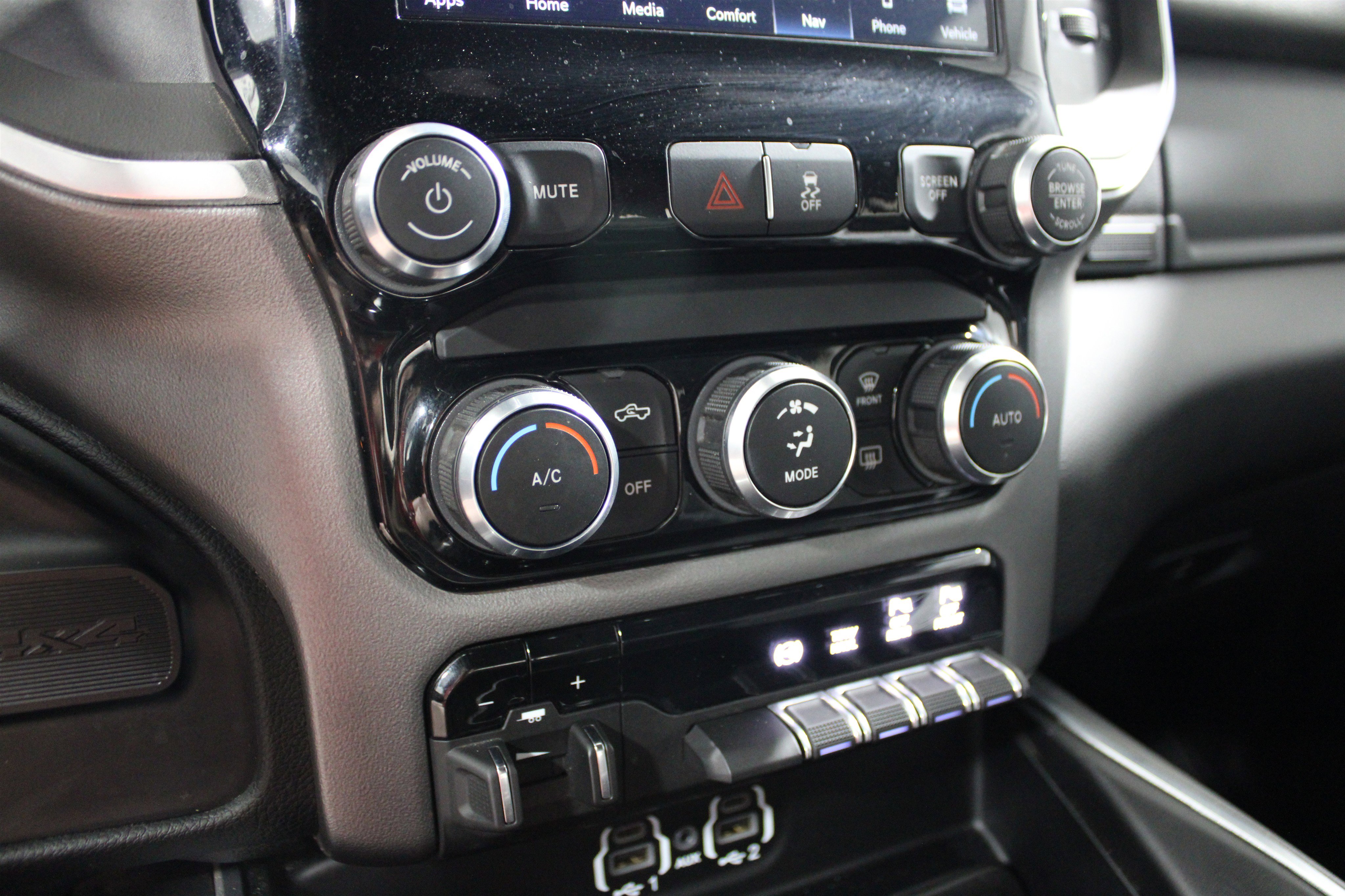 Used 2024 RAM 2500 Lone Star w/ Sport Appearance Package AWD/4WD image 15